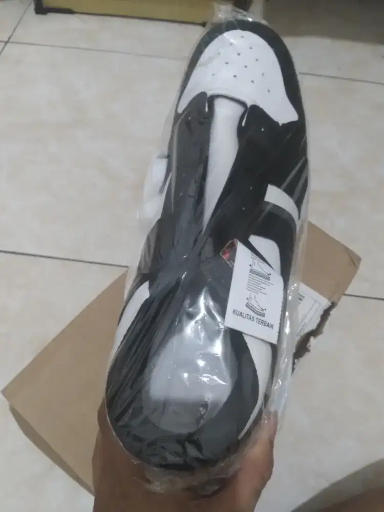Jual sepatu ukuran 43