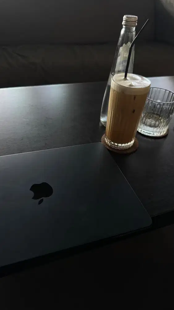 Macbook air m2 16/256gb