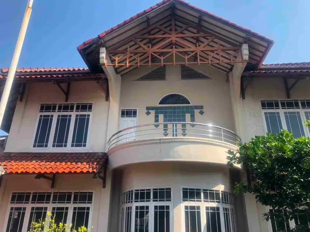 Rumah 2 lantai sekitar Paster Bandung Cicendo kel Sukaraja belakang bandara Husain Sastranegara