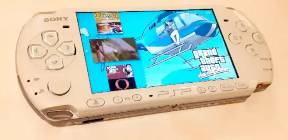 Psp sony slim putih lengkap full 50 games muluss lancar siap main