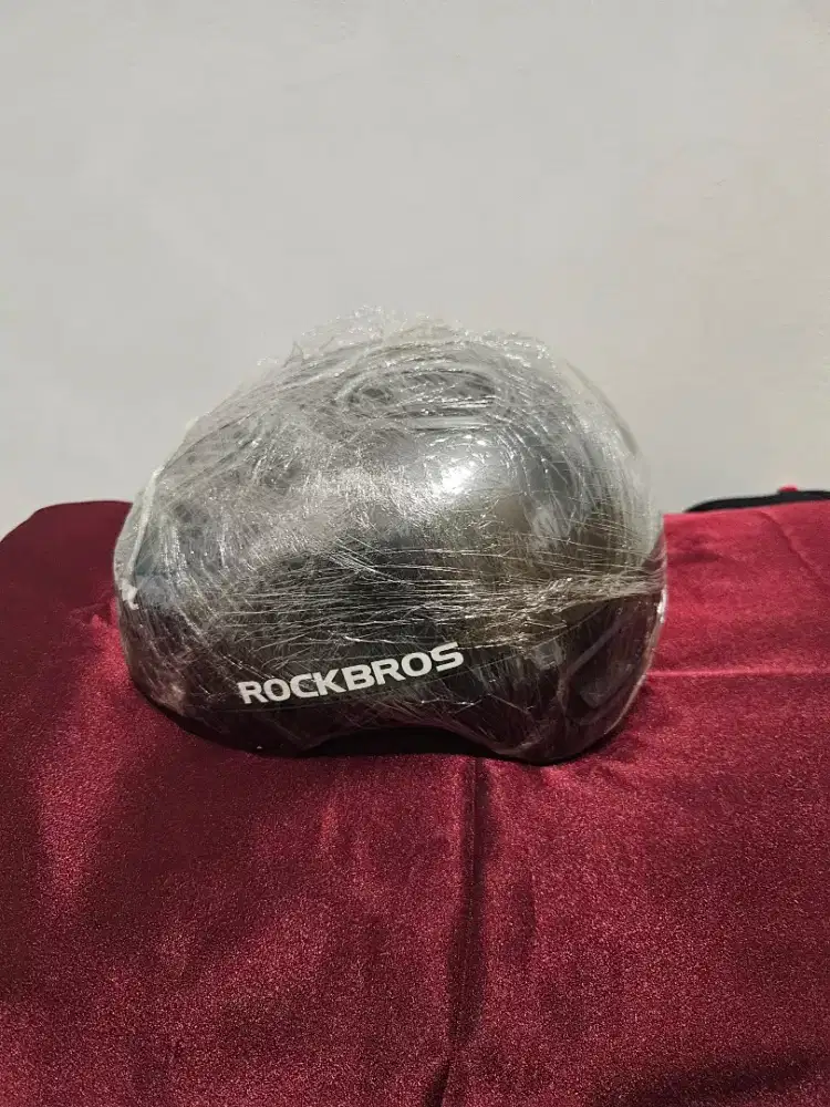 Helm Rockbros Ori + Lampu Belakang (Like New 99% Setengah Harga)