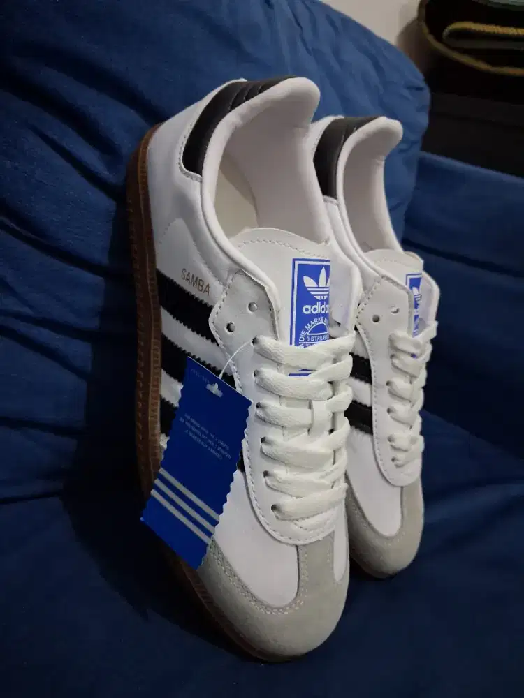 Sale..Adidas Samba White Black 
Size 40