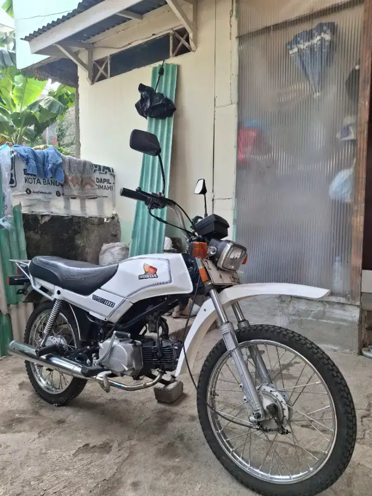 Honda win 100 tahun 89