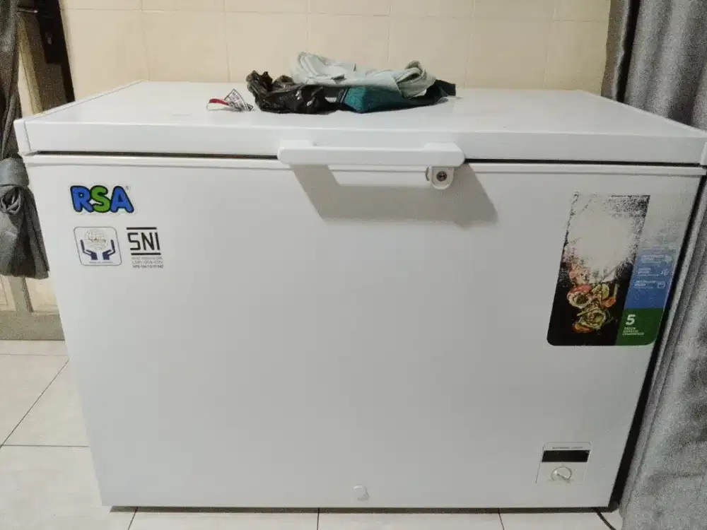 Freezer bekas pakai