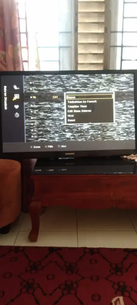 MENERIMA TV LED DALAM KONDISI RUSAK. RUMAH KANTOR DAN RS. GUDANG