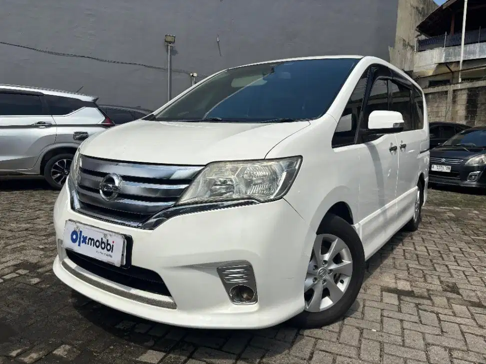 DP Murah Nissan Serena  2.0 Highway Star Bensin-AT 2013