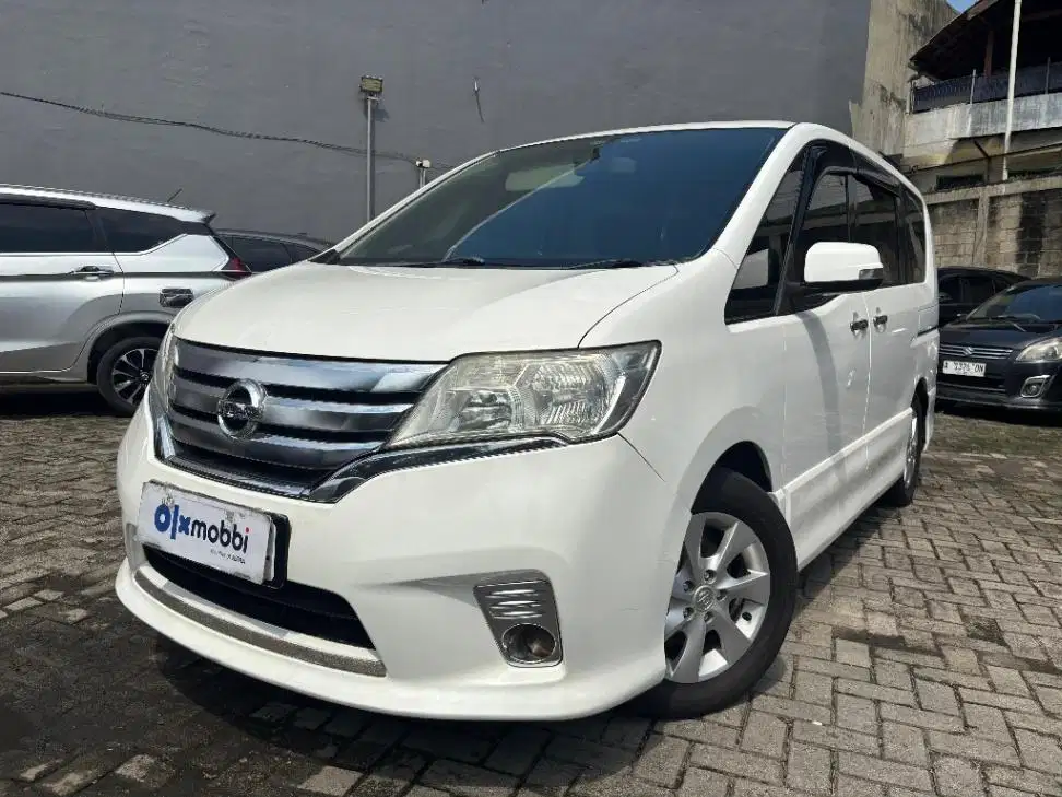 DP Murah Nissan Serena  2.0 Highway Star Bensin-AT 2013