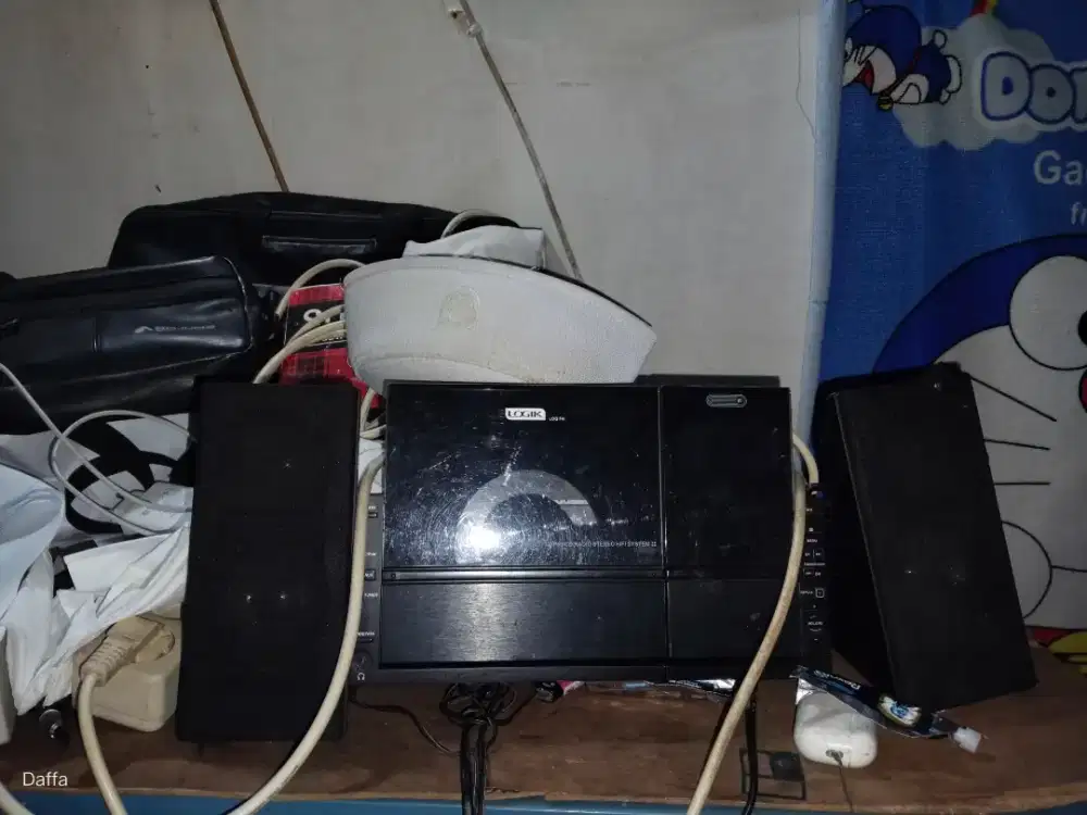 Di jual radio merek Logik Logf4i suaranya masih bagus