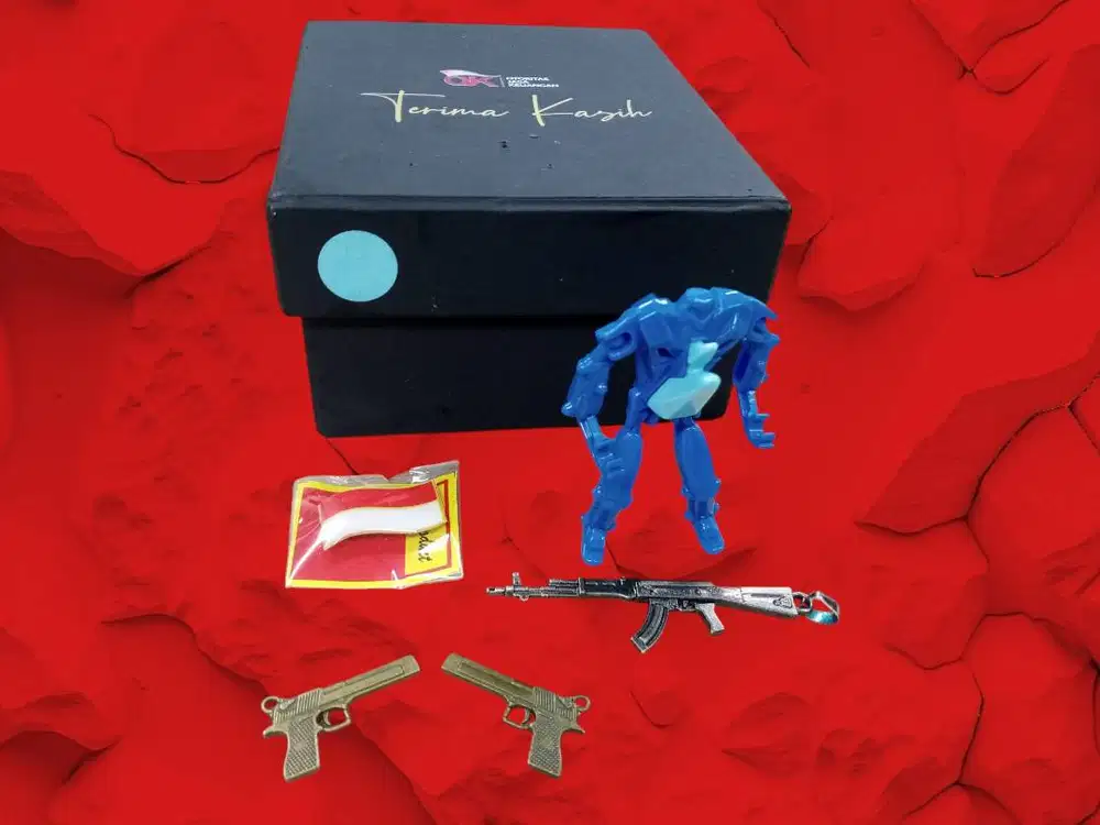 Borongan Liontin AK-47 & Beretta, Robot Rhino, Pin, Kotak