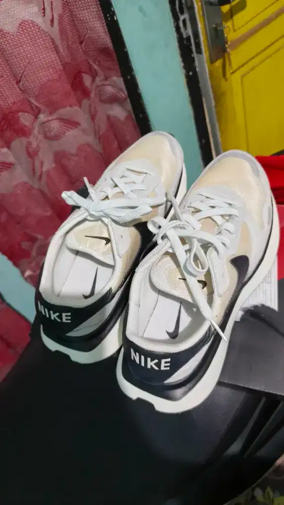 Sepatu Nike Phoenix Wafle