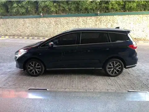 BYD M6 2025 Listrik
