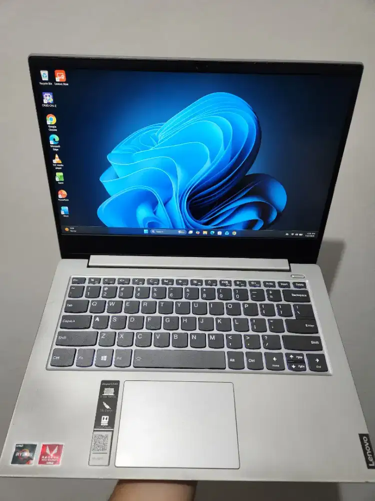 Laptop bekas mulus no minus. Lenovo Ideapad S340