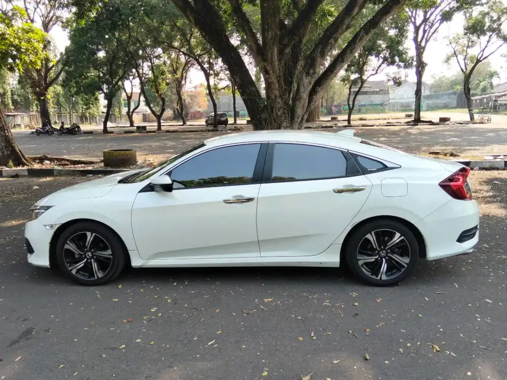 Honda Civic 2016 A/T