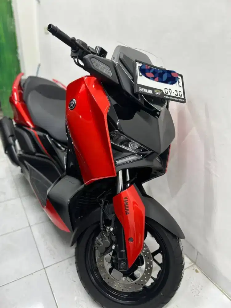 Yamaha Xmax 2025 Red Luxury