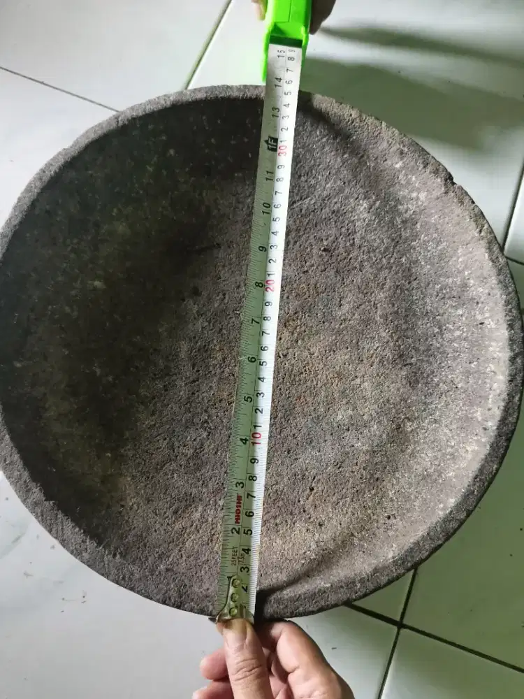 cobek batu bekas