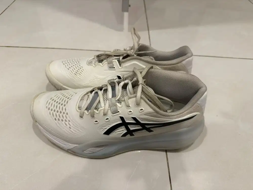 Dijual Sepatu Asics Gel Resolution X original untuk tenis.