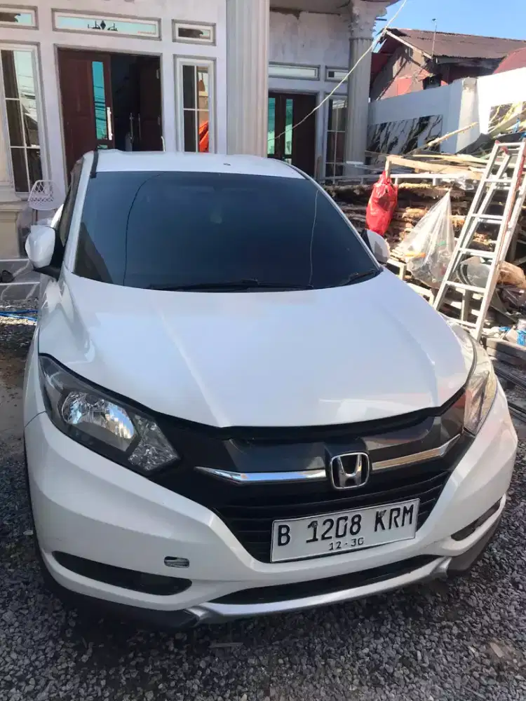 Di jual mobil hrv thn 2015 tive E metic
