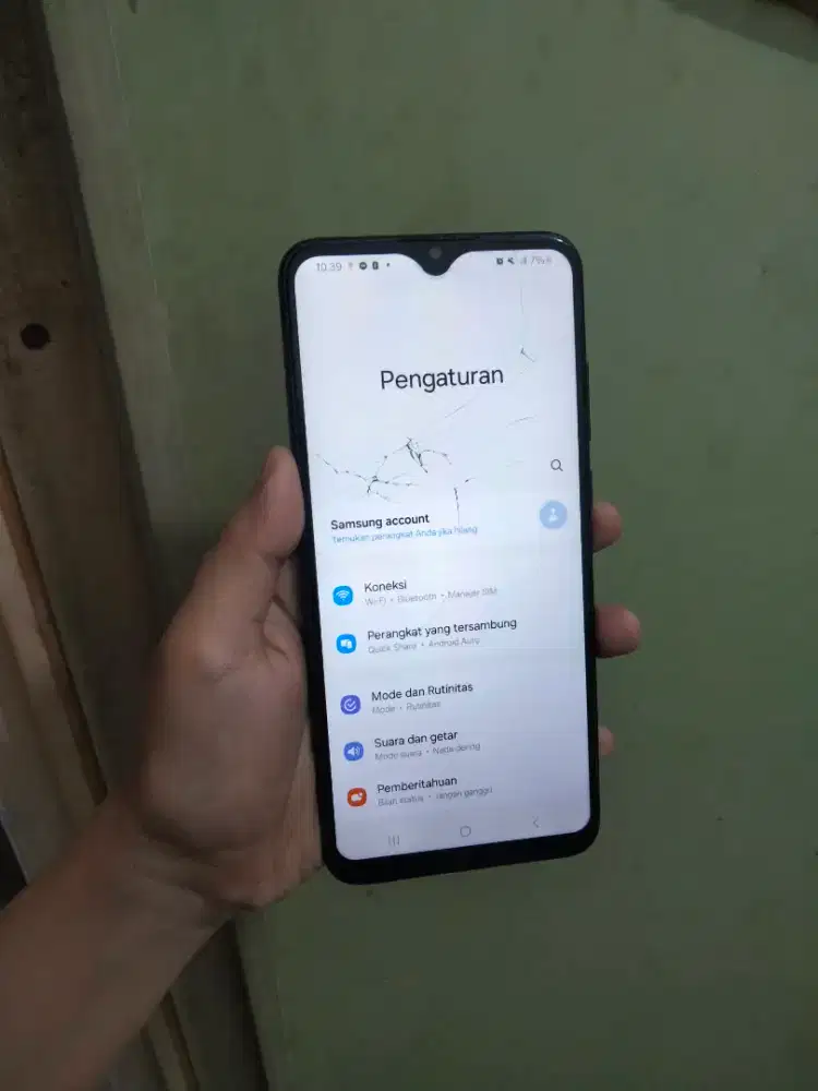 Samsung A04e 3+4/32 Retak Kaya Difoto Sentuhan Aman