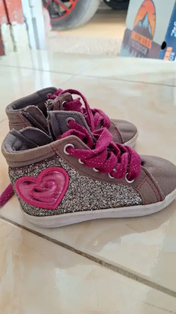 Preloved sepatu anak