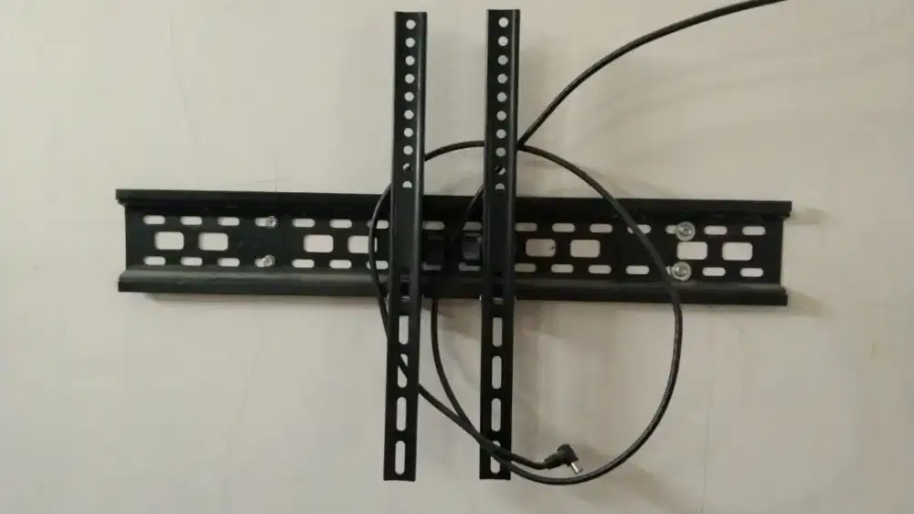 Bricket TV 50 Inch
