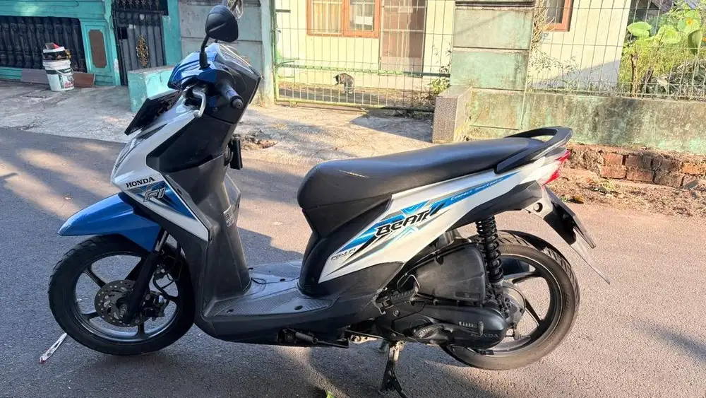 HONDA BEAT 2016 PUTIH BIRU