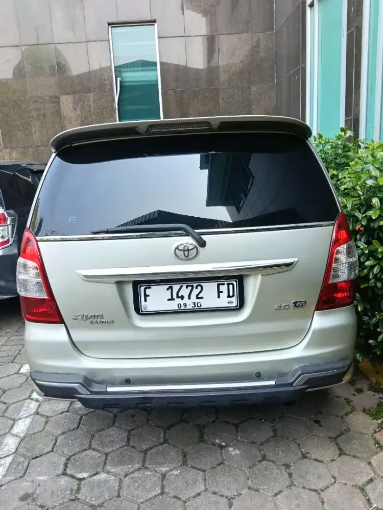 Toyota Kijang Innova 2012 Bensin