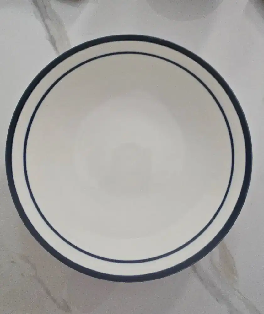 Piring makan M&S besar isi 4