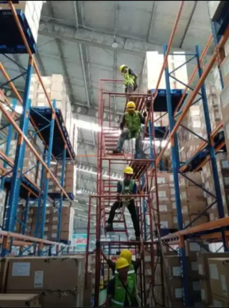 Menerima Pemasangan instalasi listrik Dan Pemasangan plafon.