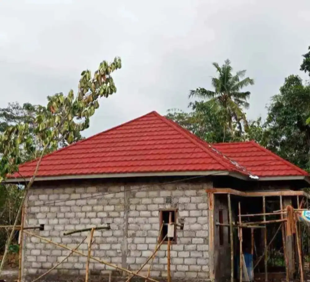 Menerima pemasangan rangka atap rumah Atap baja ringan terpasang