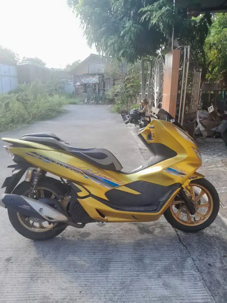 PCX ABS warna GOLD
