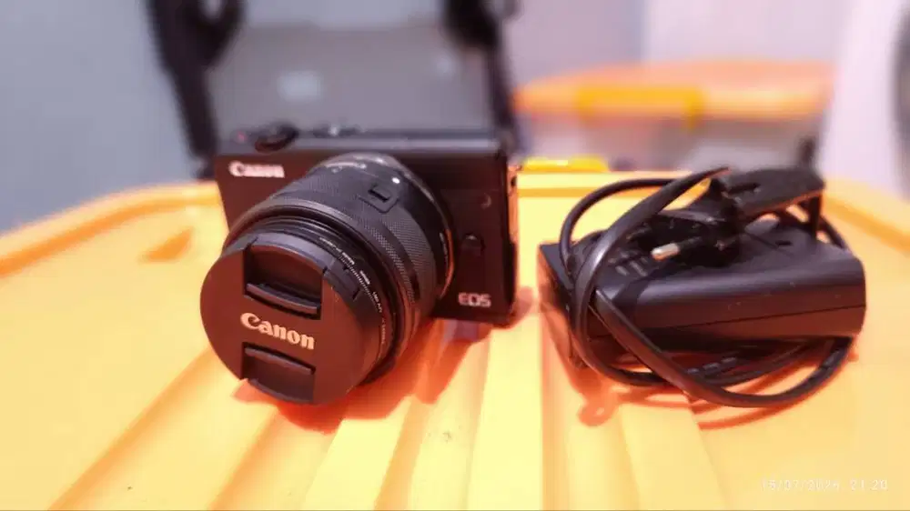 Kamera Canon EOS M100