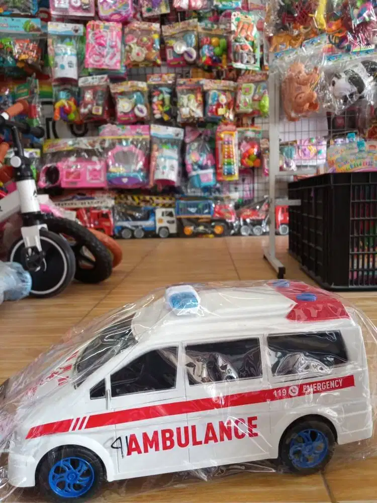 mainan anak mobil ambulance
