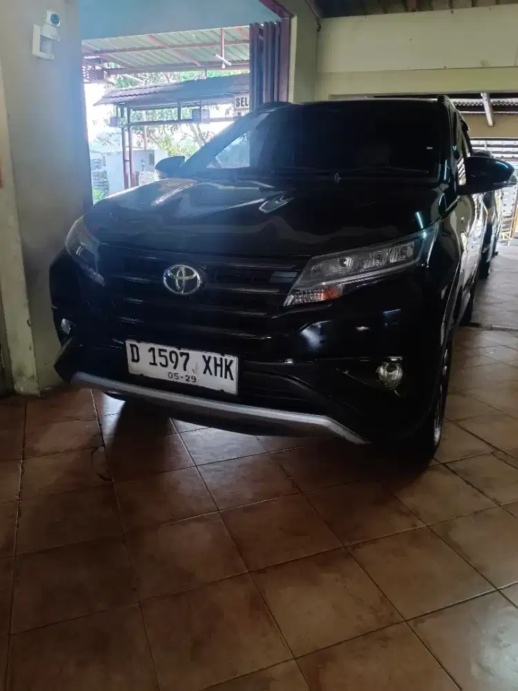 Bismillah numpang jual Toyota Rush G metic 2019 no. D hitam