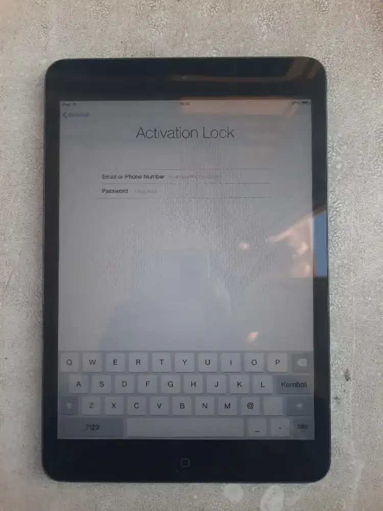 DIJUAL iPad Mini Gen 1 Wifi & Wifi with CELLULAR Minus Lock