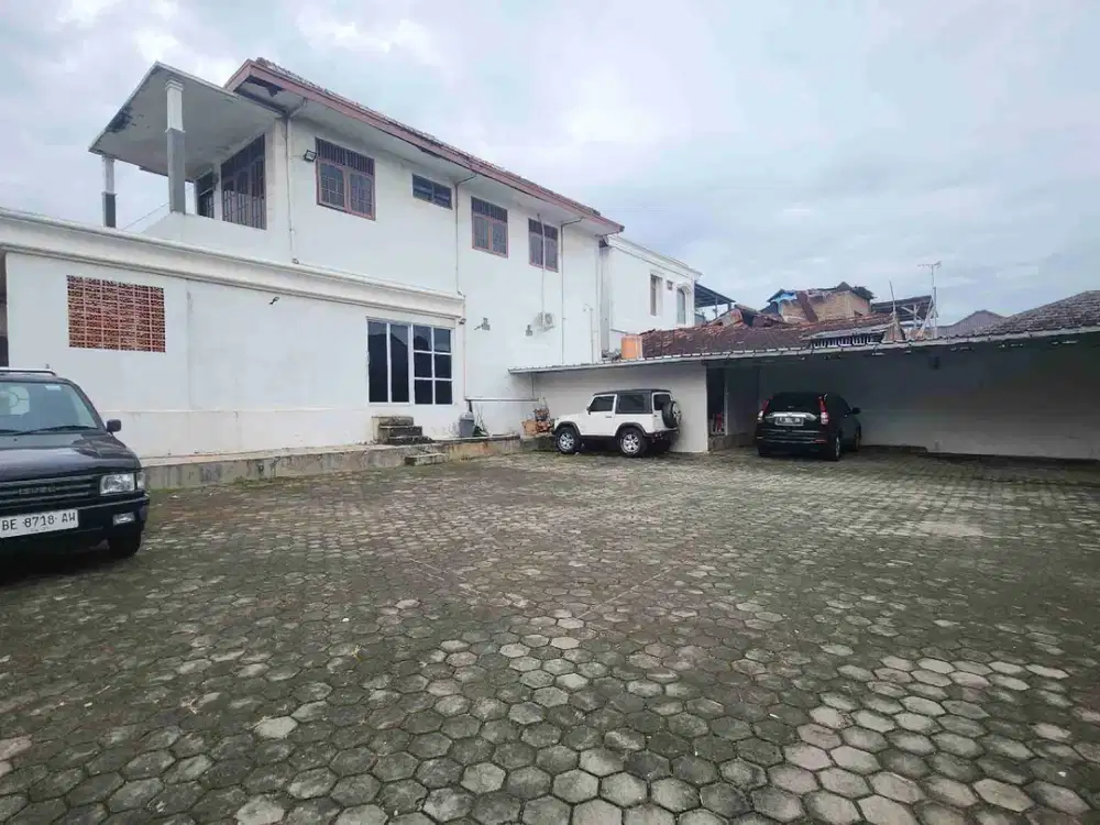 rumah strategis pusat kota luas 628m