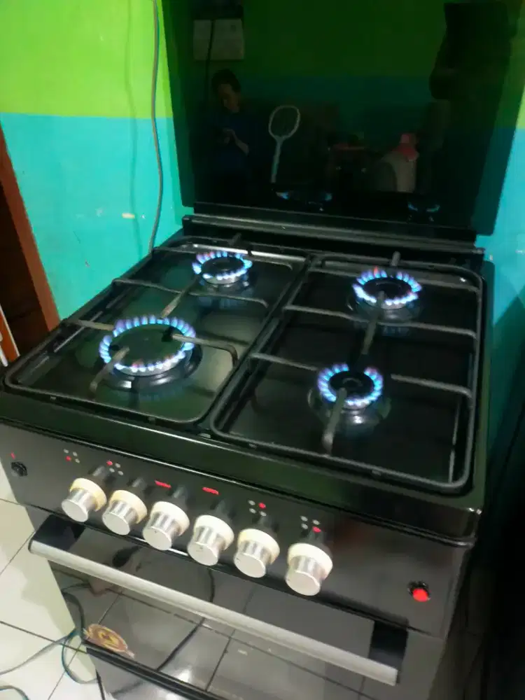 Kompor gas+oven Siap Pakai dan Siap Kirim.