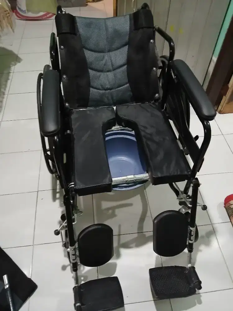 Kursi Roda Kesehatan