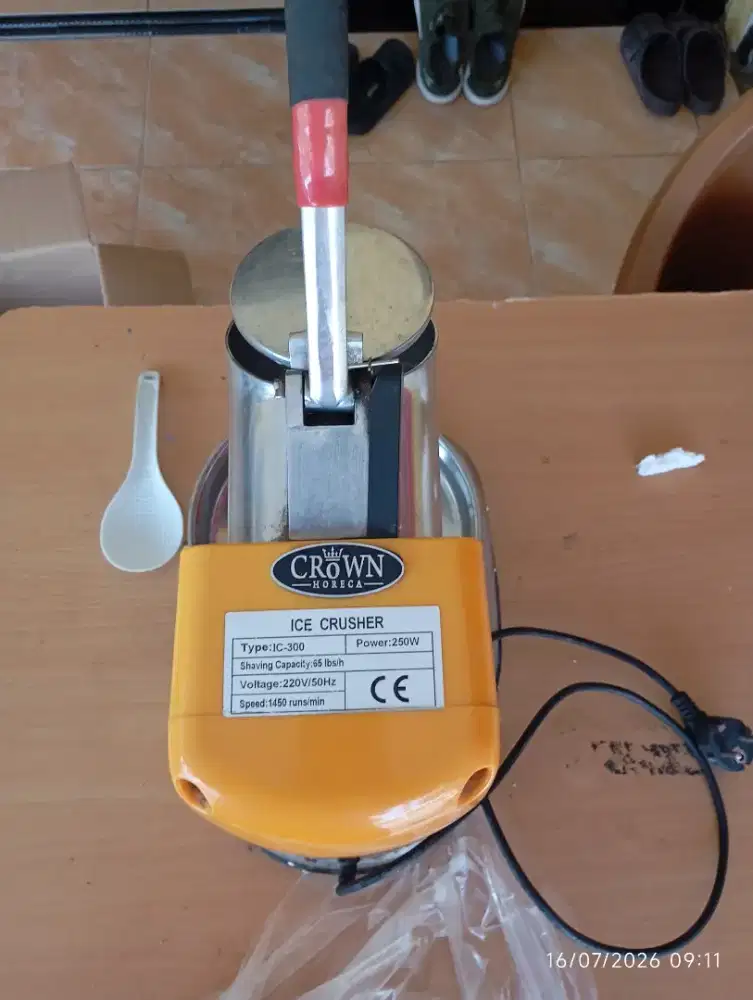 Mesin serut es / ice crusher 95 %