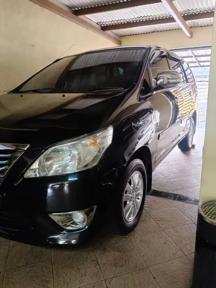 Bismillah numpang jual innova metic 2011 no Z hitam.