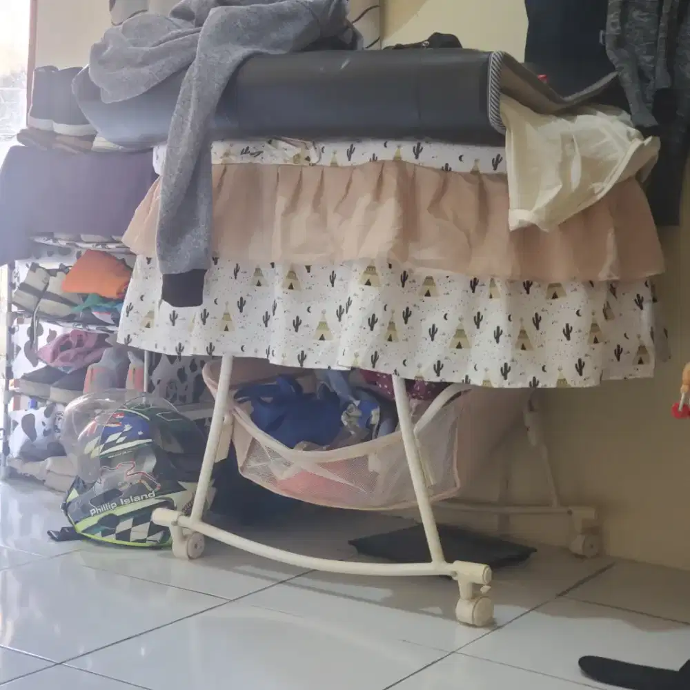 Box bayi /tempat tidur bayi masih 90%