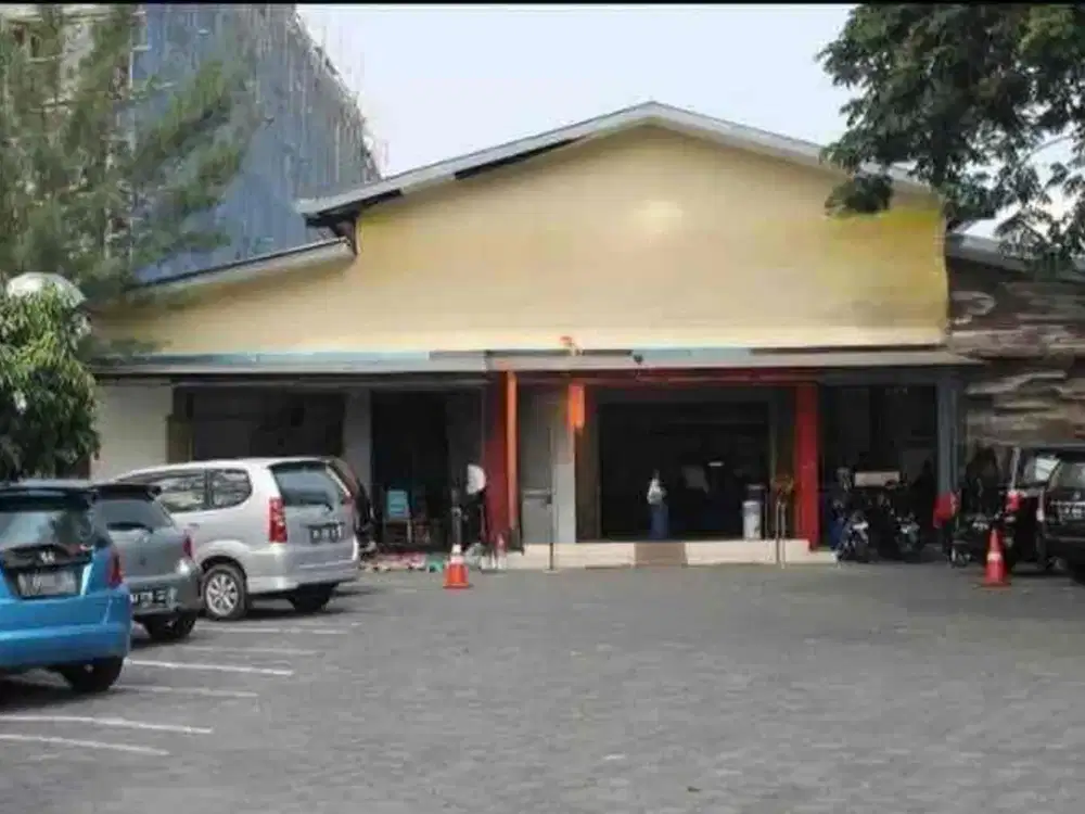 Disewakan bangunan luas dekat ambarukmo plaza depok sleman