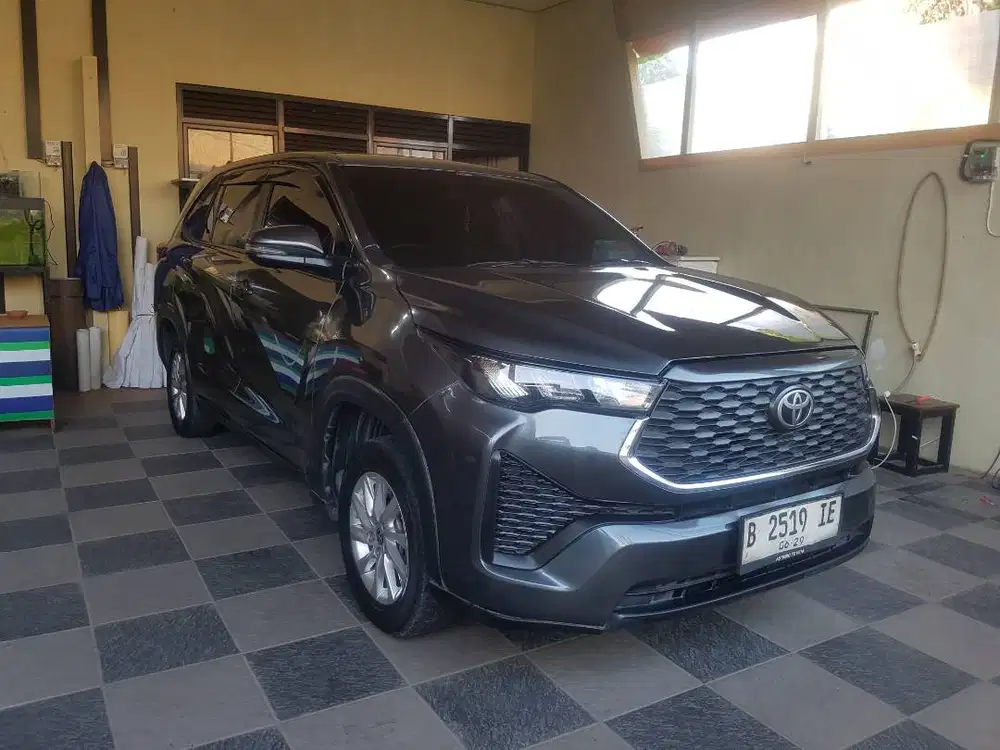 dijual inova zenix tipe g at th.2024 bensin