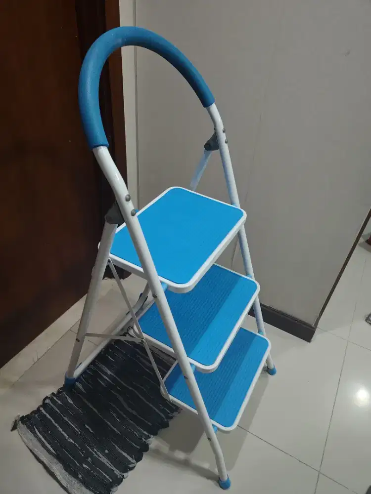 Tangga lipat azko