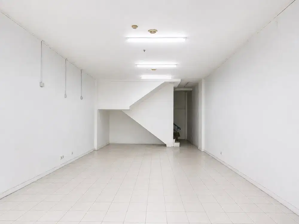 Ruko 4 lantai di Graha Cempaka Mas. Lokasi prima