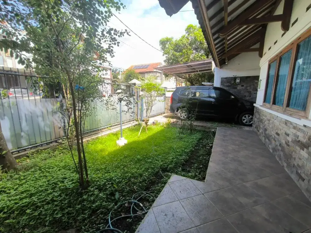 Rumah lama turangga buahbatu lokasi bagus jalan lebar