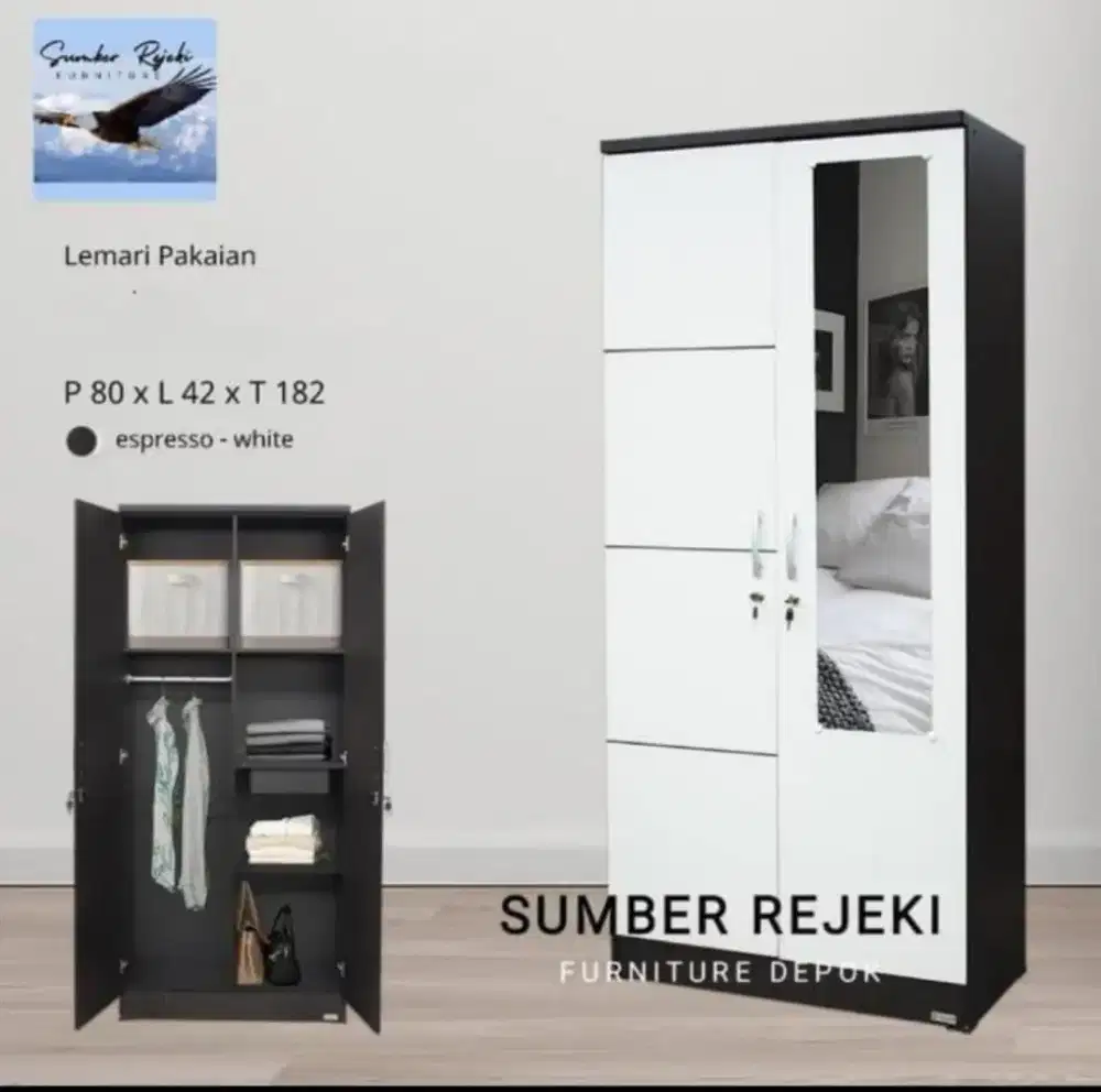 Lemari pakaian plus tempat makeup