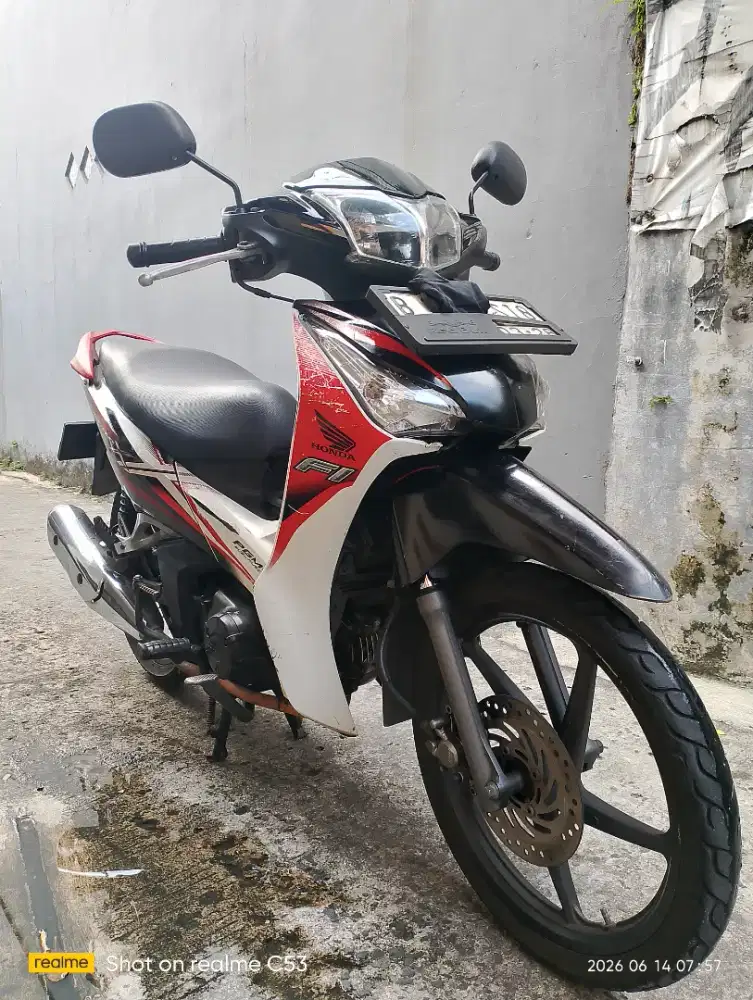 Honda Supra X helm in 2013 pajak ON