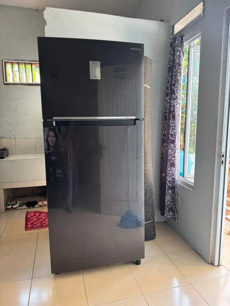 Kulkas SAMSUNG Besar