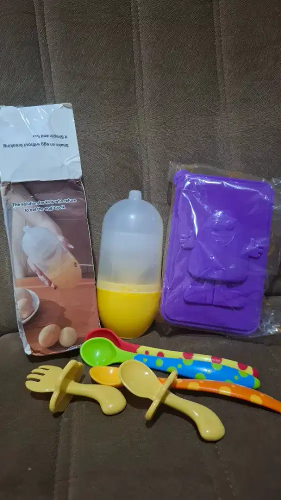 Alat pencampur putih dan kuning telur