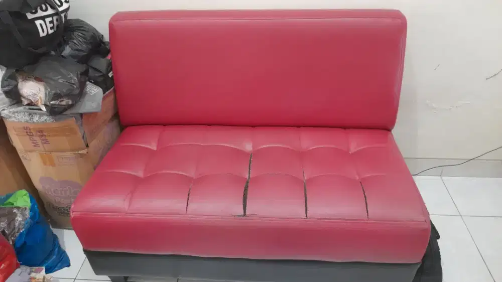 Sofa kulit ukuran 110 x 70